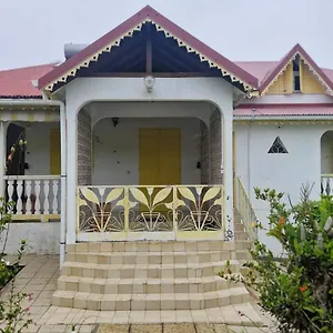 Superbe bungalow de 3 cac entre plage et montagne! Sainte-Rose